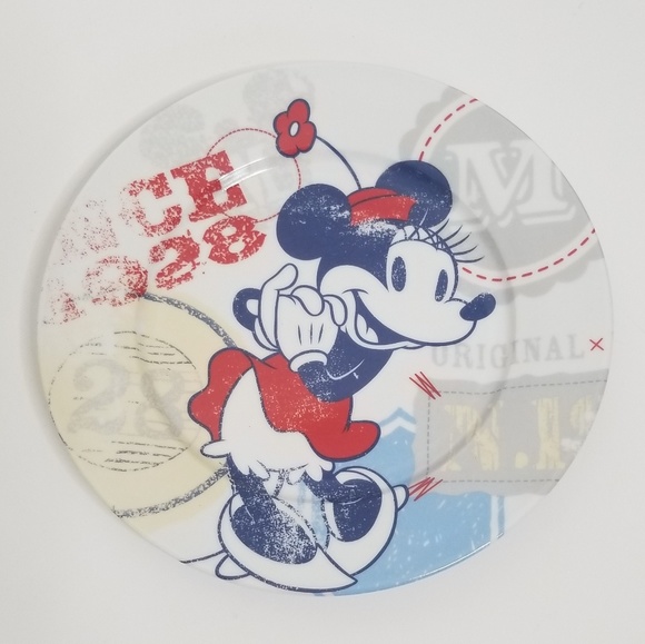 Set of 4 Disney Americana 1928 Plates - Picture 8 of 8